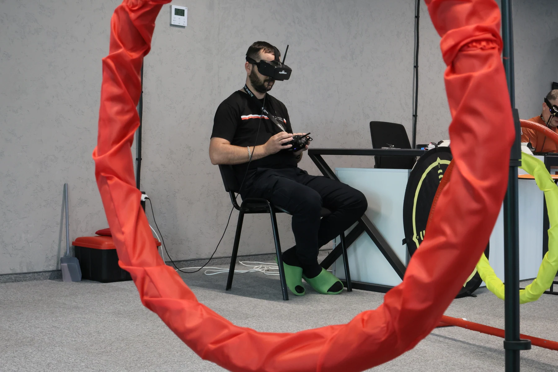 Практика FPV-пилотирования — Закрытая лётная площадка