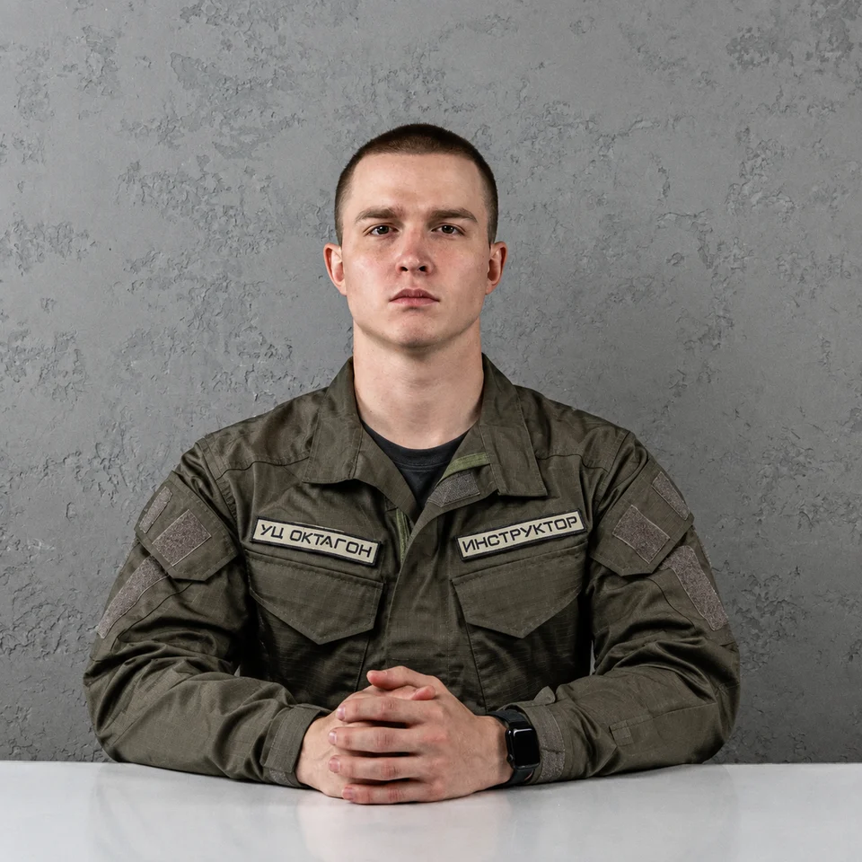 Инструктор школы Октагон